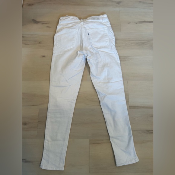 White Levi’s High-rise skinny jeans. Size 28 - Picture 3 of 5